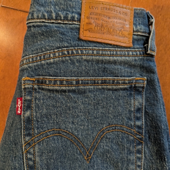 LEVIS JEANS - Picture 2 of 3